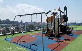 Pangsapuri 115 m² dengan 3 bilik tidur dan 2 bilik mandi peribadi di Batu Burok